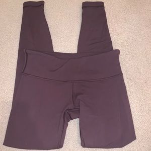 MAROON LOW WAISTED LULULEMON LEGGINGS